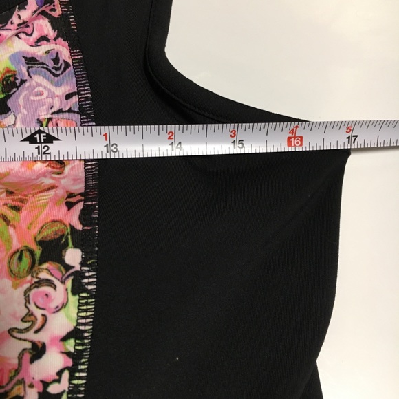 Cynthia Rowley Athletic Tank. - Picture 4 of 8